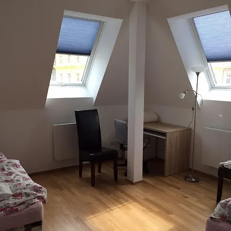Lucemburska Apartment *